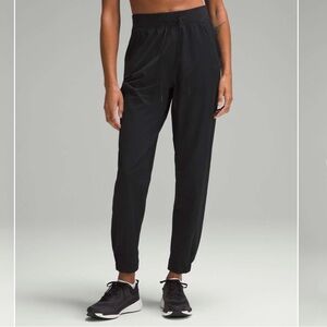 Lululemon License to Train High-Rise Pant - Black - size 2